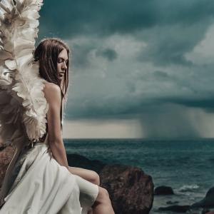 12 зодиакални двойки, свързани от вечна любовна омраза