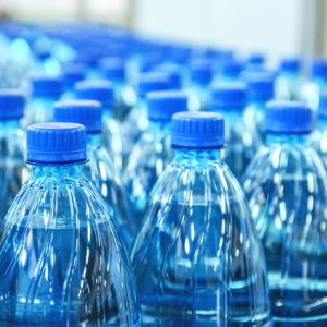 Разваля ли се бутилираната вода?
