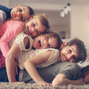 Как да помогнете на детето да си намери приятели
