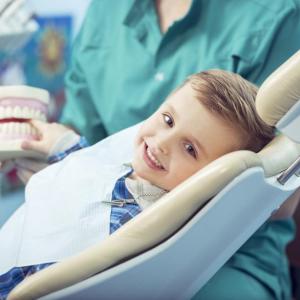 Как да подготвите детето за първата му среща със зъболекаря