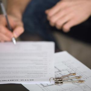 Какви документи са нужни при отдаване на имот под наем?