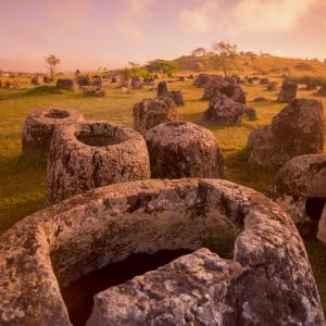 Вече знаем колко стари в действителност са мистериозните каменни гърнета в Лаос