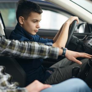 Симулатор за шофиране помага на хирепактивни тийнейджъри да се съсредоточат над пътя