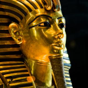 И жените са били фараони, но под прикритие?