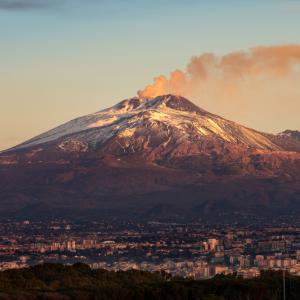Вулканът Етна продължава да расте и сега е по-висок от всякога
