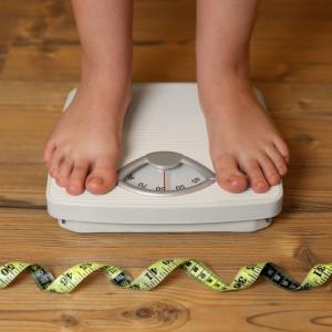 Затлъстяването при децата и връзката с чревния микробиом 