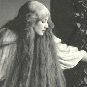Защо толкова много жени от Викторианската епоха не са си подрязвали косата?