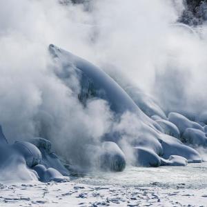 Ниагарският водопад замръзна. Вижте тези невероятни снимки