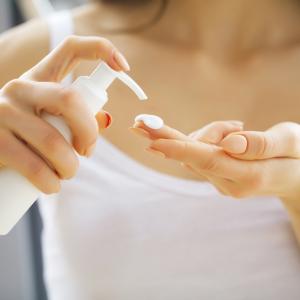 Жена изпадна в полукоматозно състояние след използването на крем, омърсен с отрова