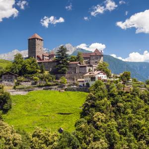 Италия раздава над 100 замъка безплатно. С една уловка