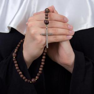 Запознайте се с монахините, които отглеждат марихуана, за да изцерят света