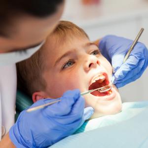 10 отблъскващи фрази, които използват стоматолозите към детето