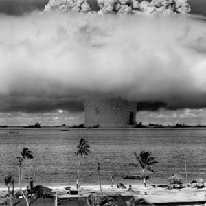 21 май 1956 г. - Да бомбардираме Бикини