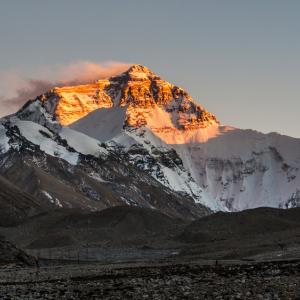 Видео: С хеликоптер на Еверест
