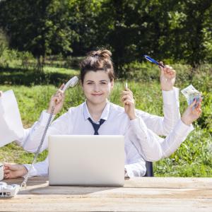 Популярният мит, че жените са по-добри в мултитаскинга, е разбит