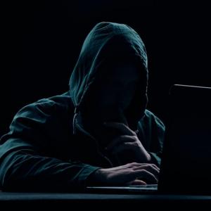 Хакер завзема мрежата на затвор, за да освободи свой приятел