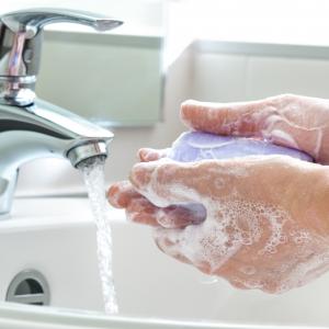 Антибактериалните сапуни – повече вредят, отколкото помагат