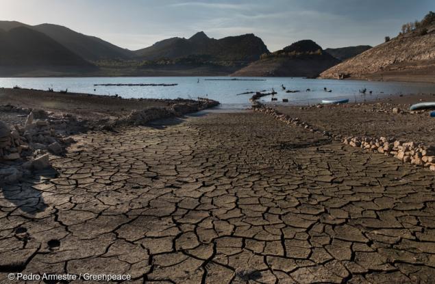 Изчезването на водата капка по капка