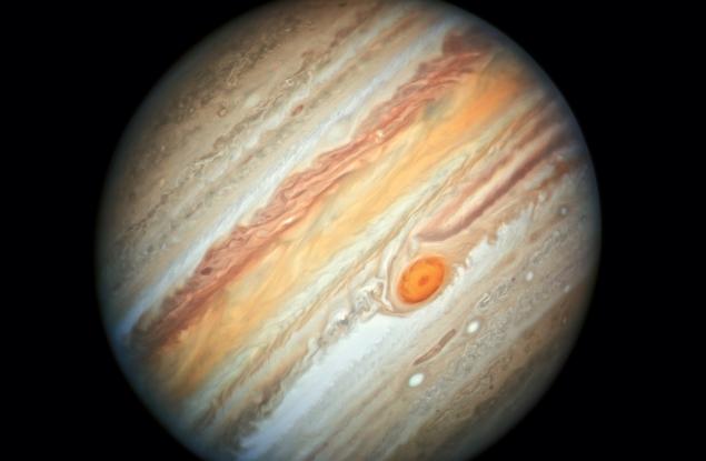 Ветровете край Голямото червено петно на Юпитер се ускоряват и никой не знае защо