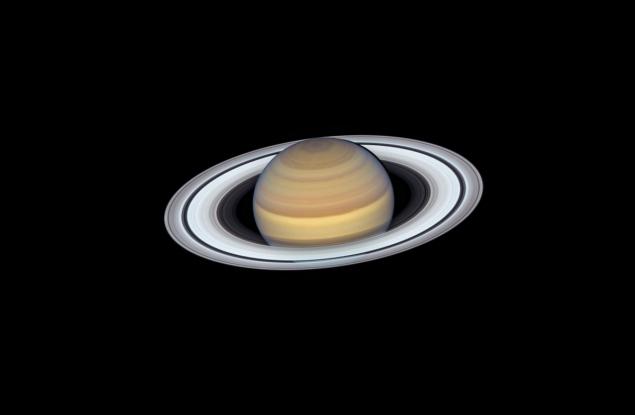 Вълните в пръстените на Сатурн разкриват гигантско и „бухнало“ ядро, скрито под повърхността