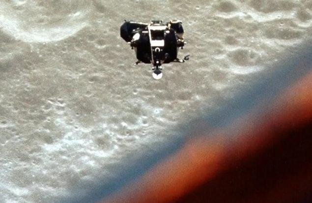 Екипажът на „Аполо 10“ чул странна музика от обратната страна на Луната