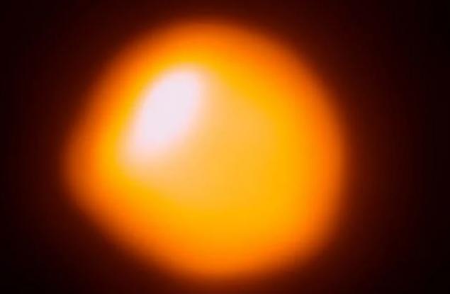 Бетелгейзе нито е толкова голяма, нито толкова далечна