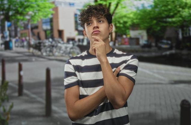 Хората са единственият вид с брадичка, макар че не ни служи за нищо