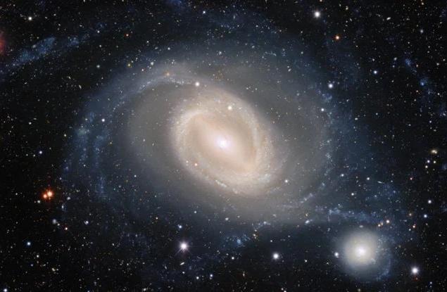 Вълшебна снимка разкрива привидно спокойния процес на галактическото сливане