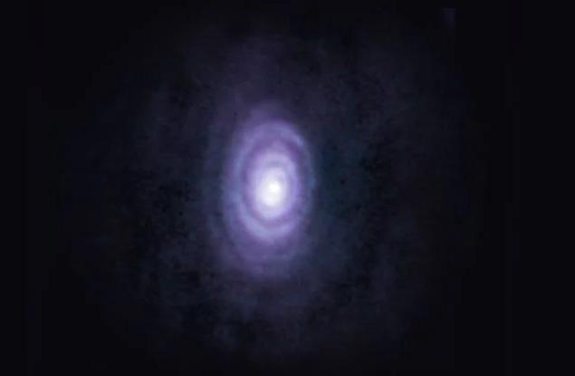 При смъртта си тази звезда е изхвърлила 6 странни пръстена космически „дим“