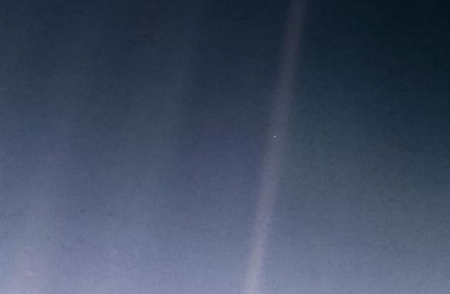 NASA пусна обновена версия на Бледа синя точица: Култовата снимка на Земята