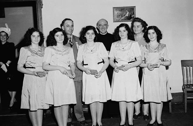 Трагичната история на петте близначки Дион