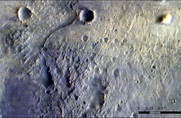 Можете ли да откриете „Пърси“ на тази великолепна сателитна снимка на Марс?