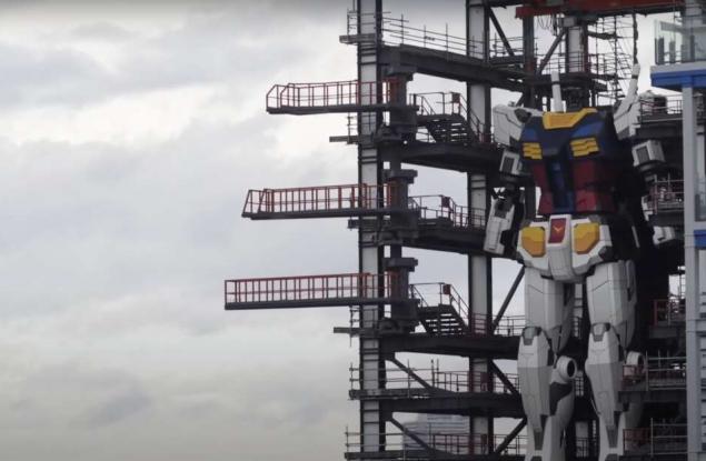 Този 18-метров робот направи първите си стъпки