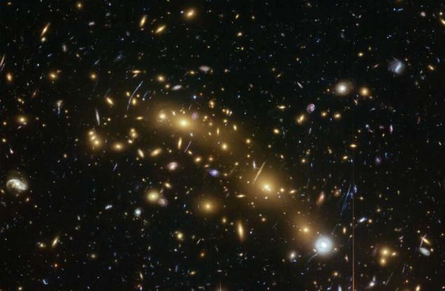 Наблюдения на „Хъбъл“ показват, че нещо липсва в моделите ни на тъмната материя