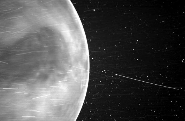 Слънчевата сонда „Паркър“ направи невероятна снимка на Венера и видя нещо, което не би трябвало да може