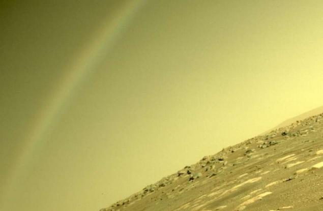 Из новите снимки на „Пърси“: Това вероятно не е марсианска дъга
