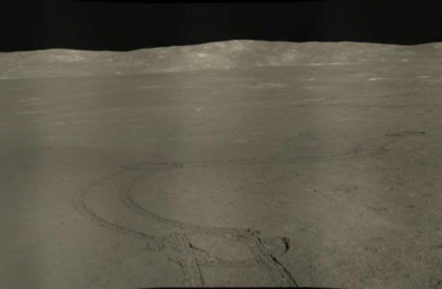 "Юту 2" направи тази невероятна панорамна снимка на Луната