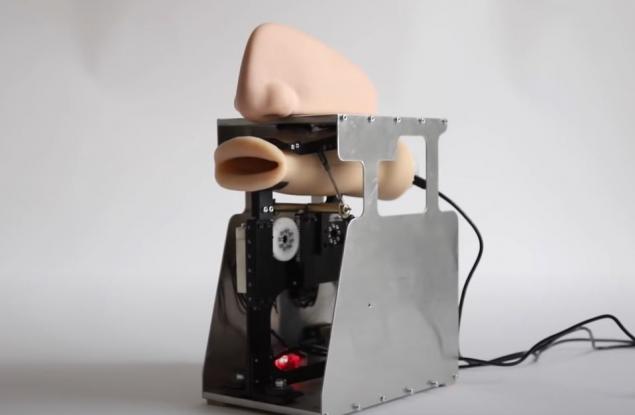 Пеещата робо уста се завърна и е по-добра от всякога