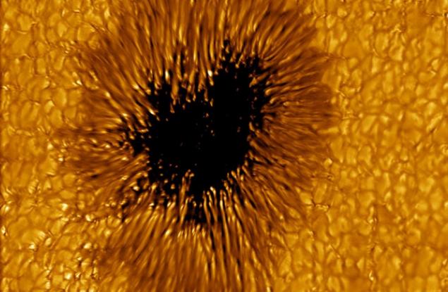 Това гигантско слънчево петно е с размера на нашата планета