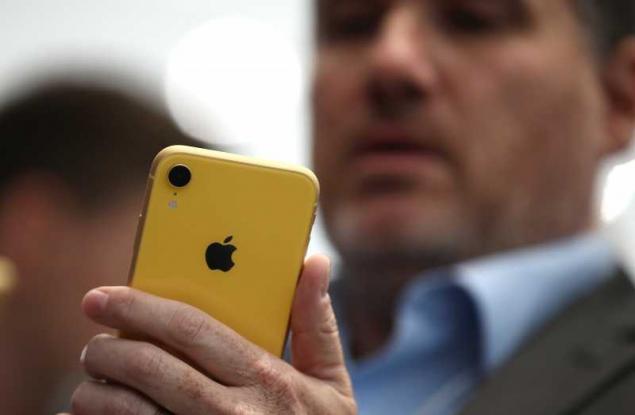 Apple предупреждава: Дръжте iPhone 12 далеч от пейсмейкъра си