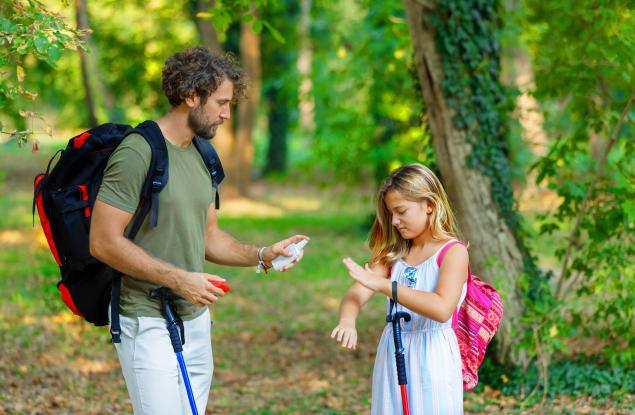 Защо комарите хапят точно вас