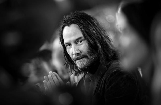 Бъдете внимателни с мълчаливите хора като Киану Рийвс, защото те ни подтикват да мислим