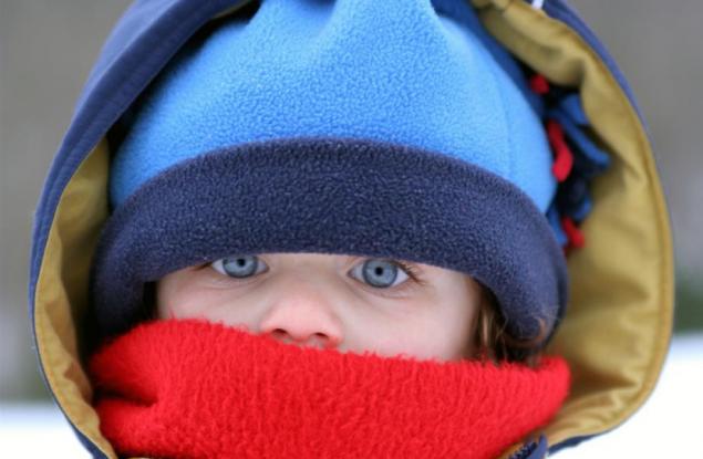 Трябва ли да покриваме носа и устата на детето с шал в студа 