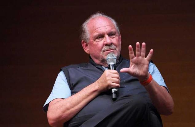 Пандемията няма да приключи скоро, прогнозира водещ епидемиолог