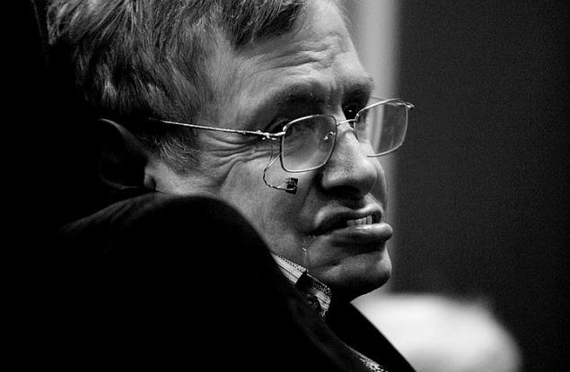 Стивън Хокинг: Тихите хора имат най-гръмки умове