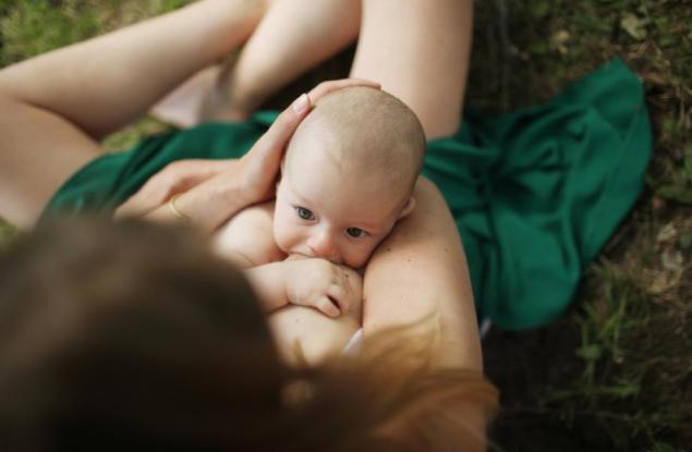 Защо след раждане едната гърда е по-голяма от другата