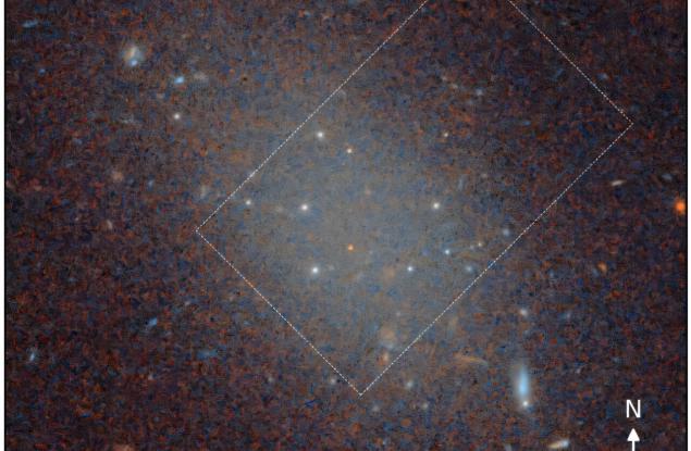 "Хъбъл" разкрива уникални кълбовидни купове в свръхдифузната галактика FCC 224