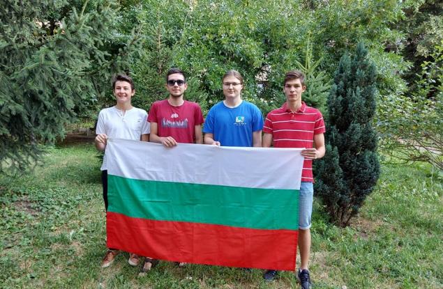 2 златни медала, сребро и бронз на биолозите ни на Международната олимпиада 2021