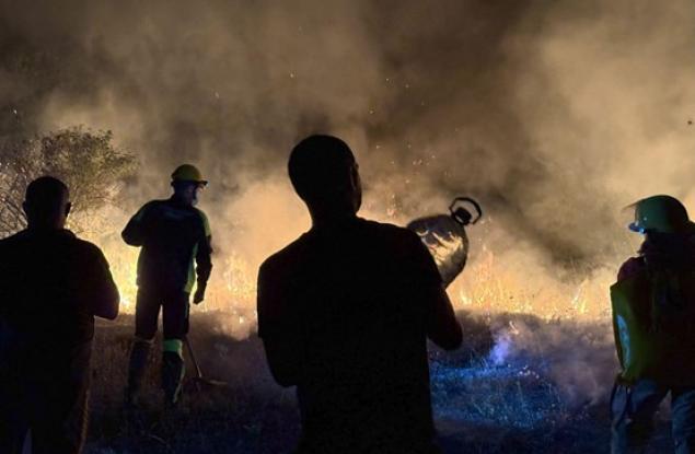 Мисия доброволец: на ръба между героизма и риска в огъня