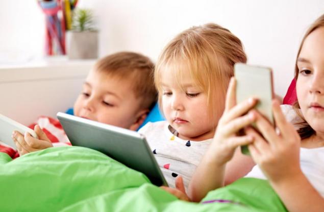 Интелигентността на децата е изложена на риск, ако играят твърде често на таблет или смартфон